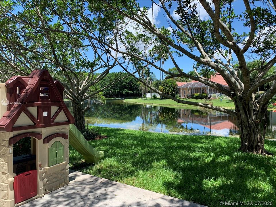 Recently Rented: $2,900 (4 beds, 2 baths, 1692 Square Feet)