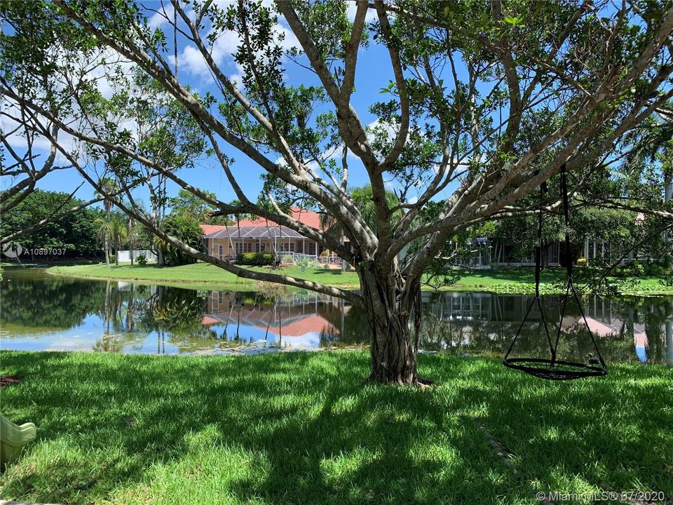Recently Rented: $2,900 (4 beds, 2 baths, 1692 Square Feet)