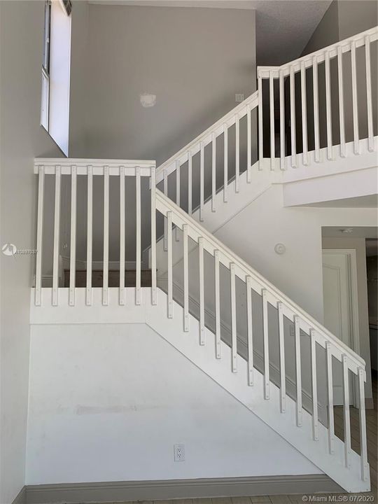 Recently Rented: $2,900 (4 beds, 2 baths, 1692 Square Feet)