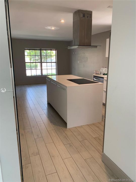 Recently Rented: $2,900 (4 beds, 2 baths, 1692 Square Feet)
