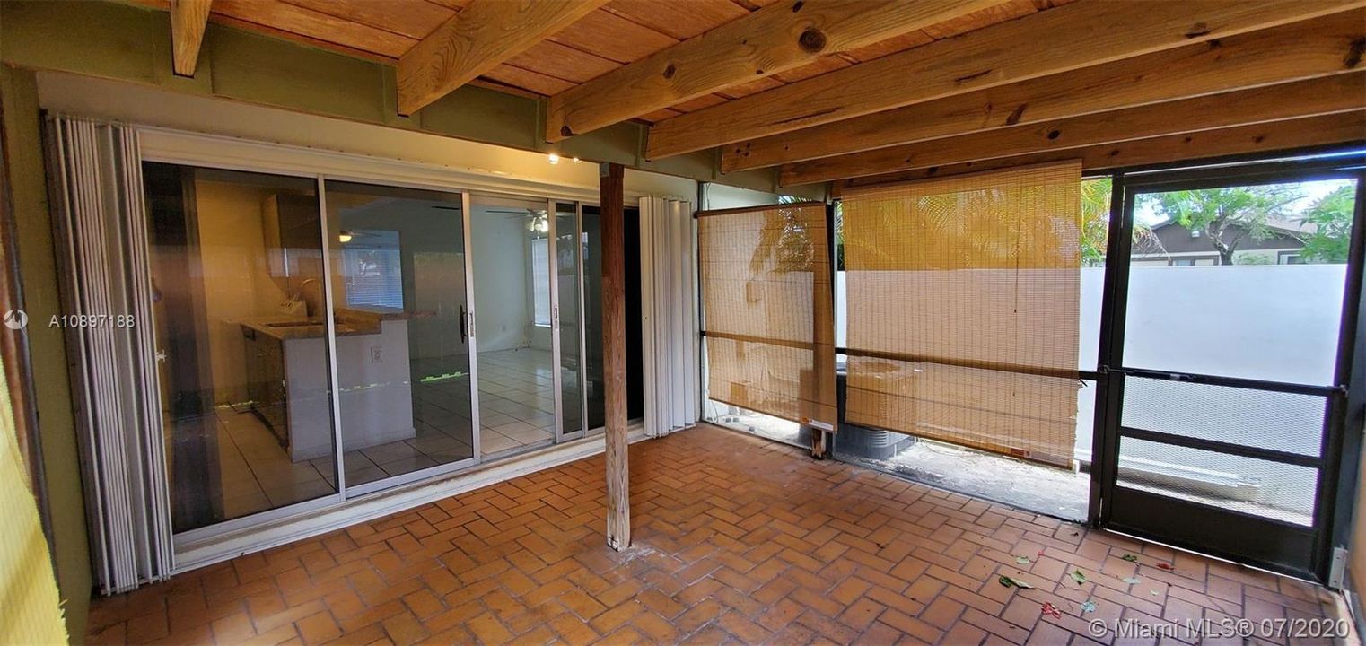 Recently Rented: $1,900 (3 beds, 2 baths, 1225 Square Feet)