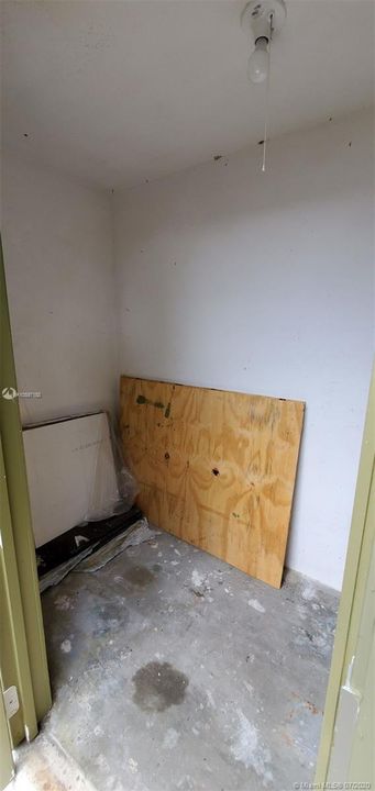 Recently Rented: $1,900 (3 beds, 2 baths, 1225 Square Feet)