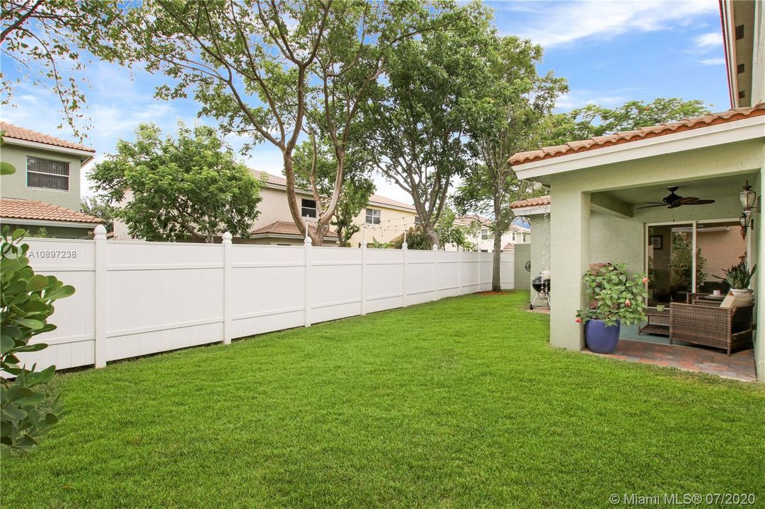 Recently Sold: $359,000 (3 beds, 2 baths, 2152 Square Feet)