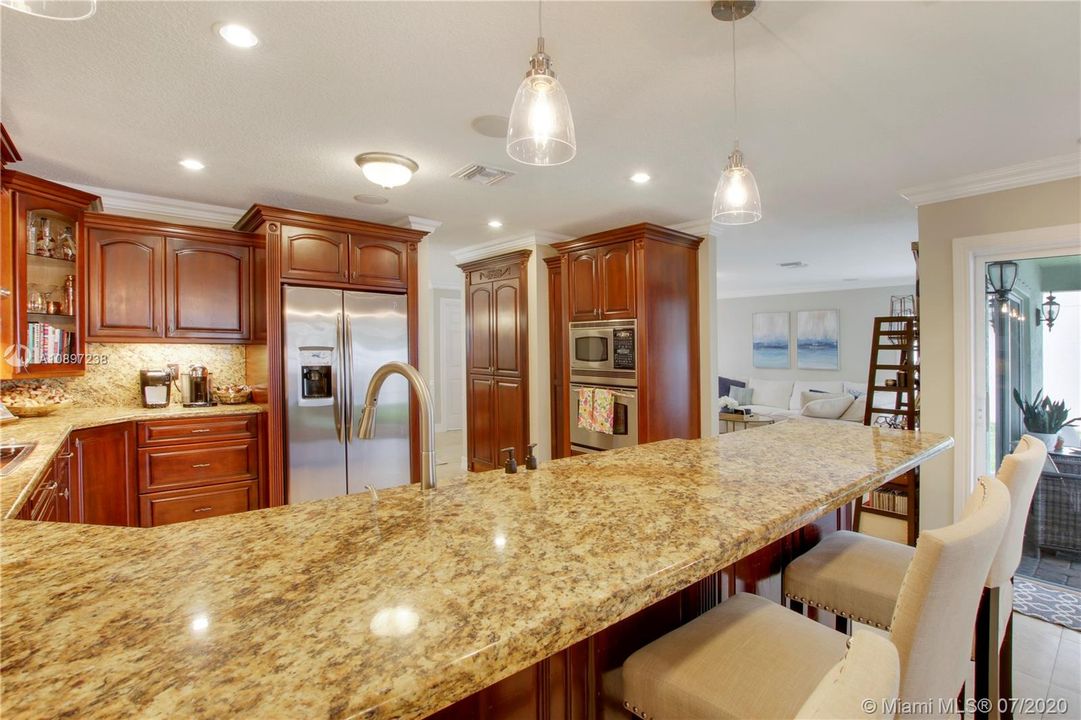 Recently Sold: $359,000 (3 beds, 2 baths, 2152 Square Feet)