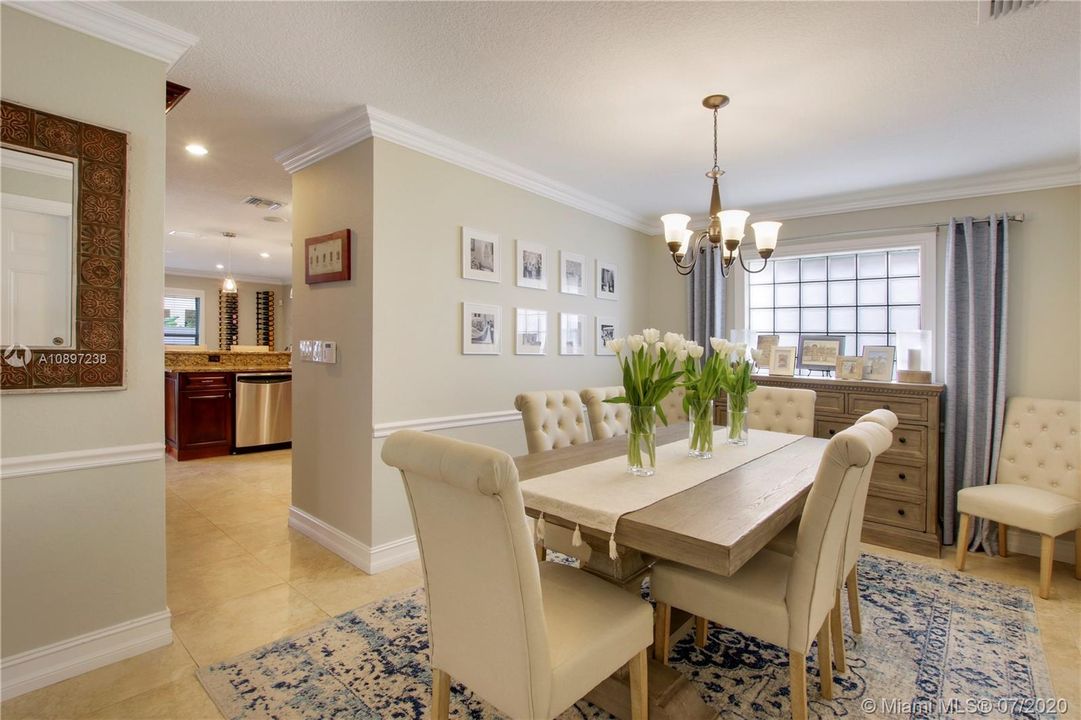 Recently Sold: $359,000 (3 beds, 2 baths, 2152 Square Feet)