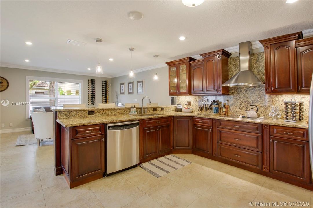 Recently Sold: $359,000 (3 beds, 2 baths, 2152 Square Feet)