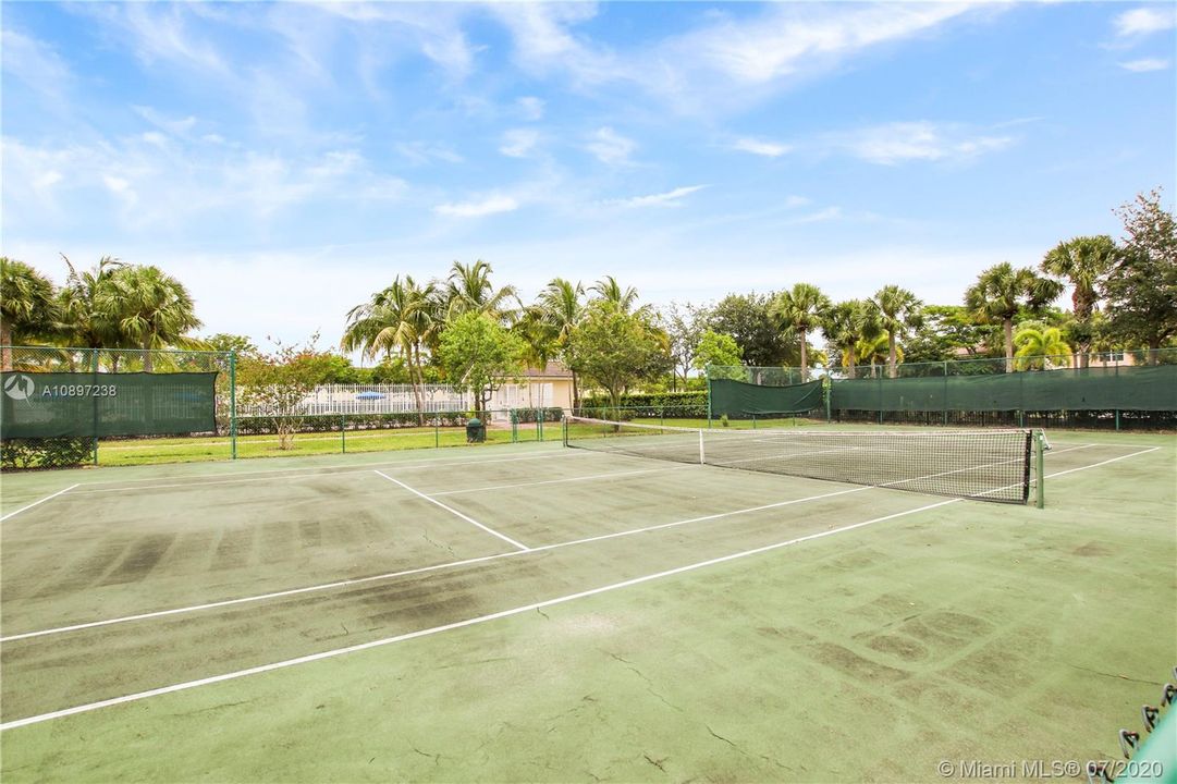 Recently Sold: $359,000 (3 beds, 2 baths, 2152 Square Feet)