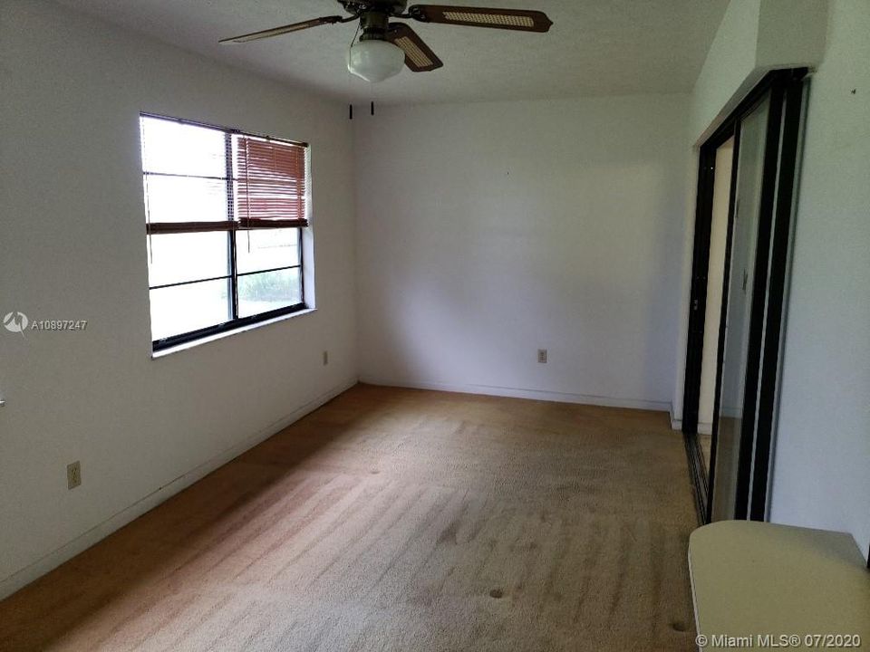 Recently Rented: $1,500 (2 beds, 2 baths, 1489 Square Feet)