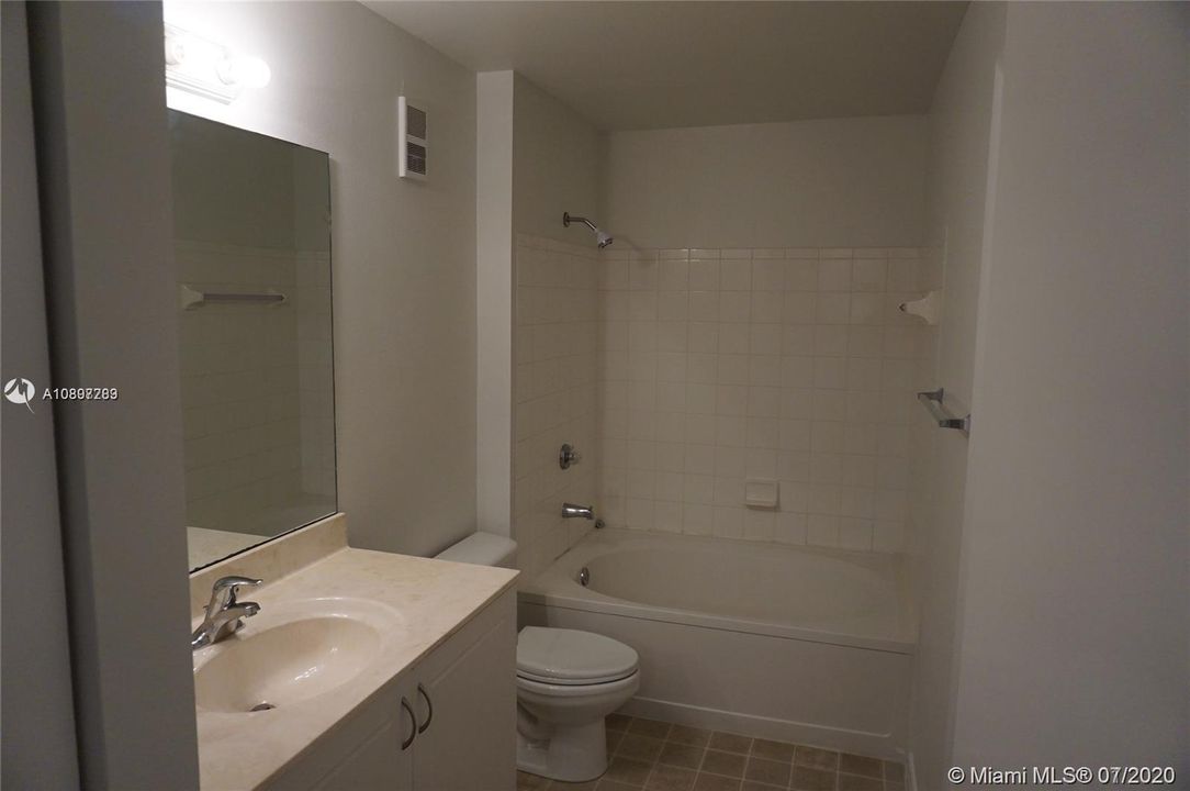 Recently Sold: $119,900 (1 beds, 1 baths, 745 Square Feet)