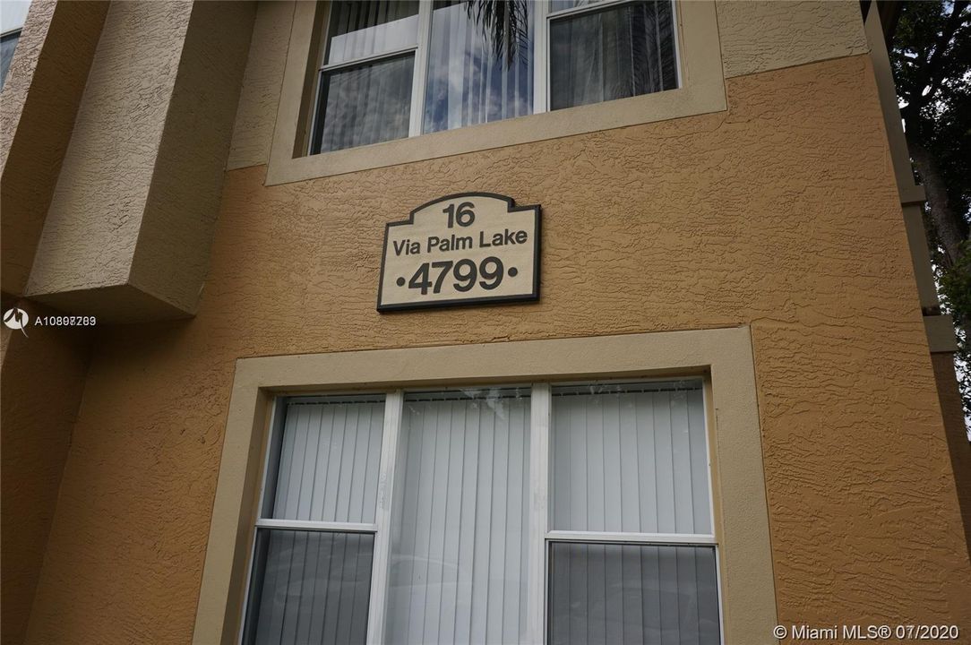 Recently Sold: $119,900 (1 beds, 1 baths, 745 Square Feet)