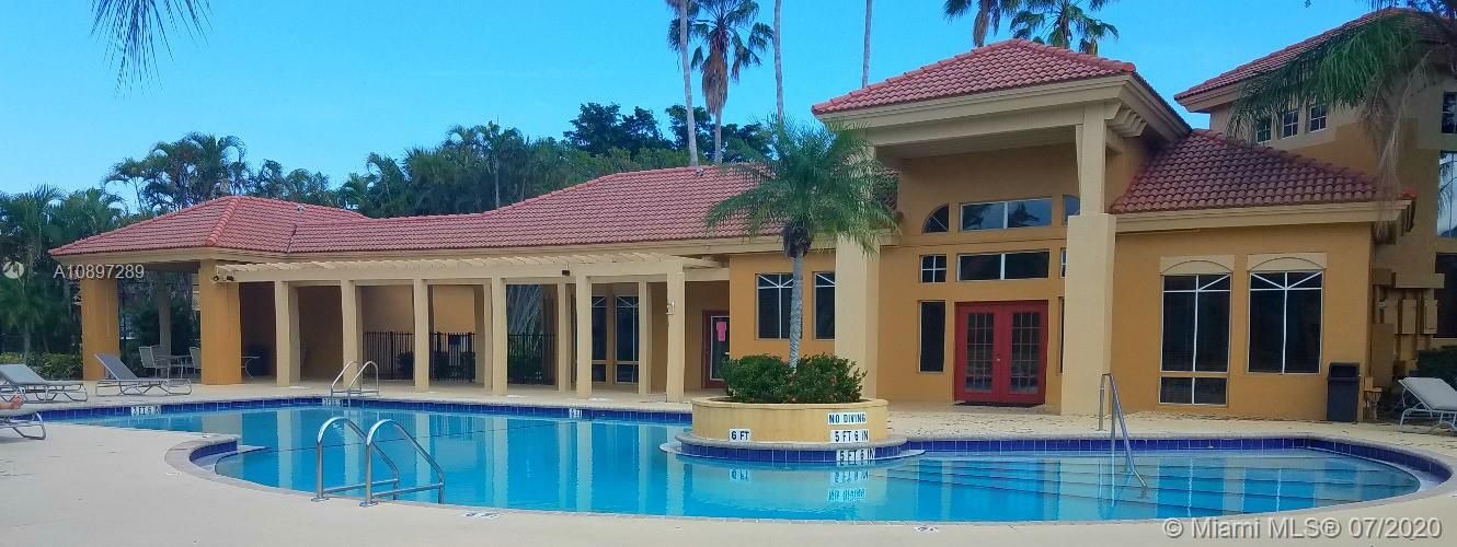 Recently Sold: $119,900 (1 beds, 1 baths, 745 Square Feet)