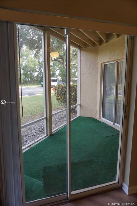 Recently Sold: $119,900 (1 beds, 1 baths, 745 Square Feet)