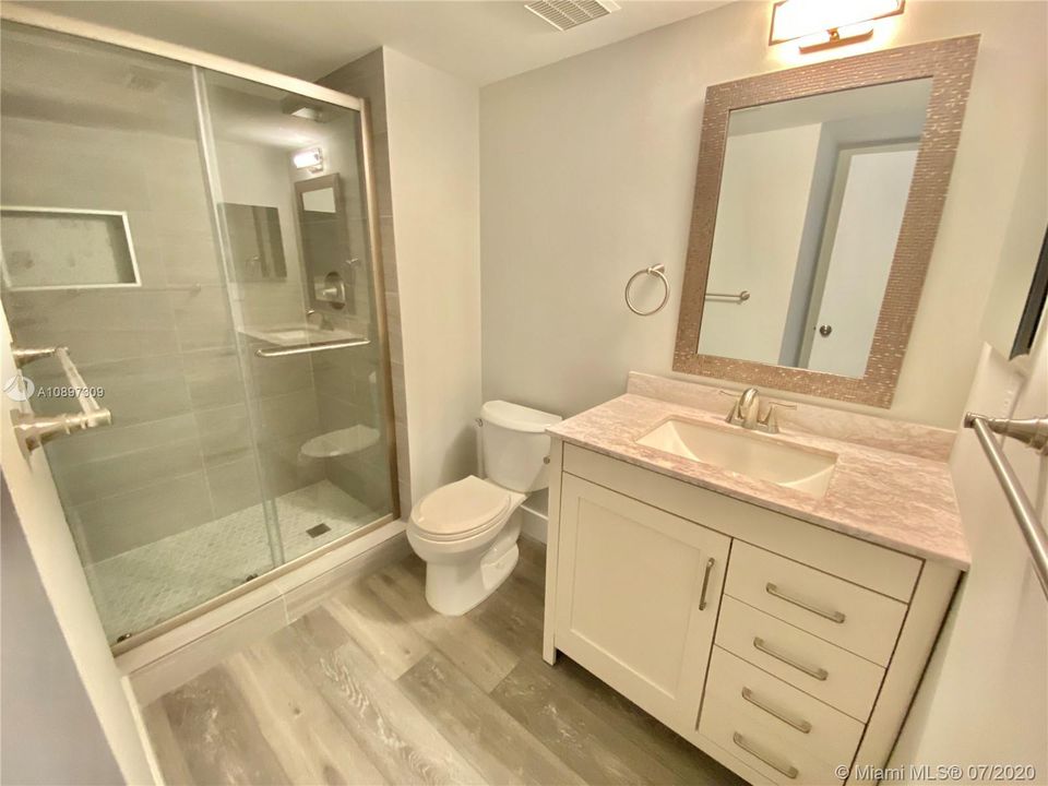 Недавно продано: $239,000 (2 спален, 2 ванн, 1231 Квадратных фут)