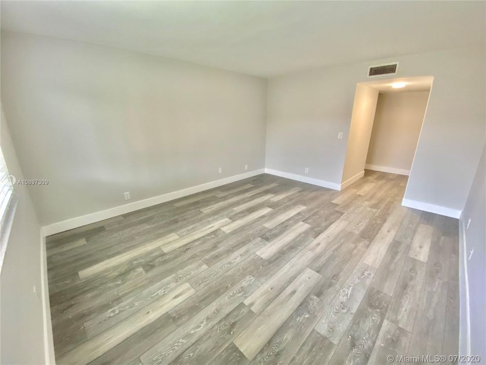Недавно продано: $239,000 (2 спален, 2 ванн, 1231 Квадратных фут)