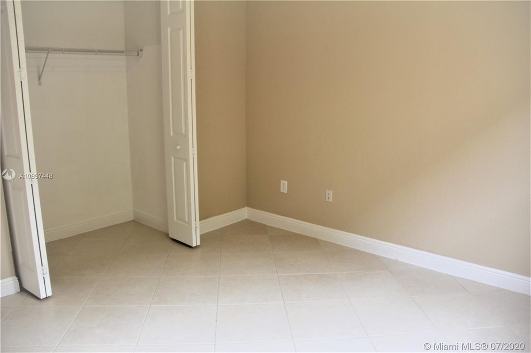 19 Bedroom1 downstairs A