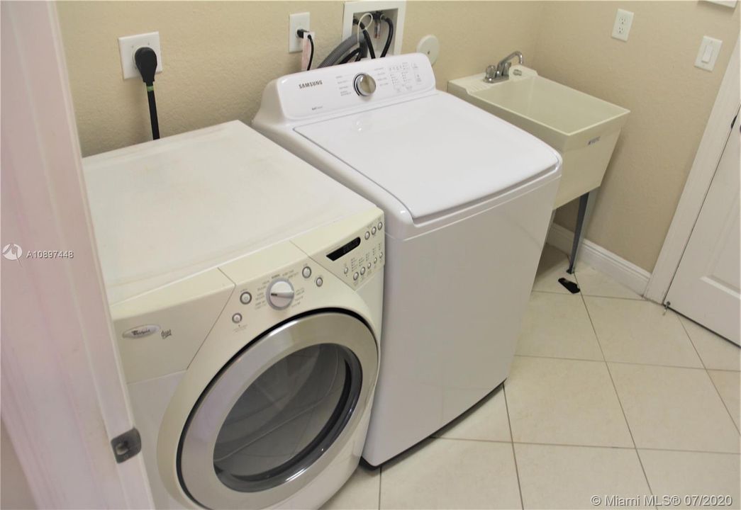 20 laundry and Garage door