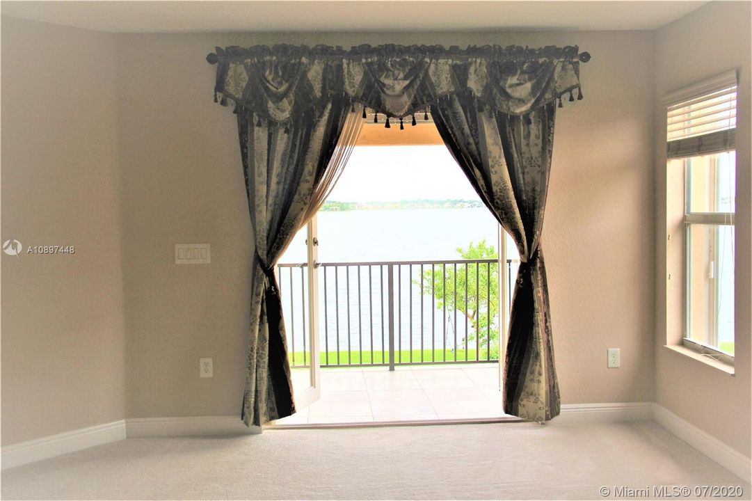 32 Main Bedroom C