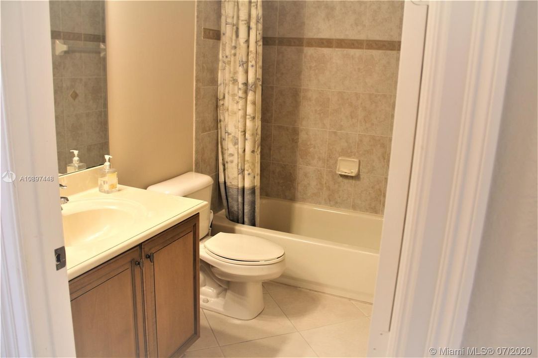 17 Downstairs full bathroom