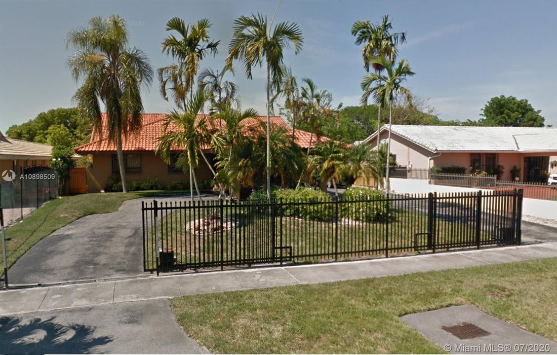 Vendido Recientemente: $850,000 (5 camas, 4 baños, 3597 Pies cuadrados)