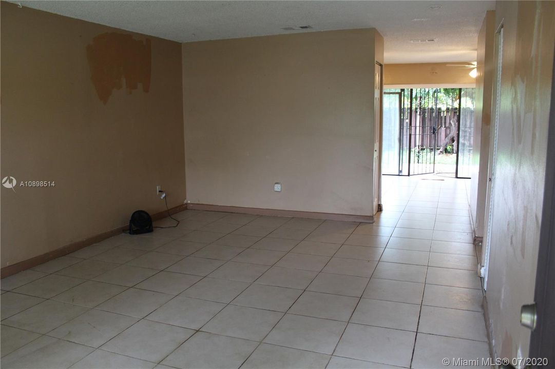 Vendido Recientemente: $275,000 (3 camas, 2 baños, 1221 Pies cuadrados)