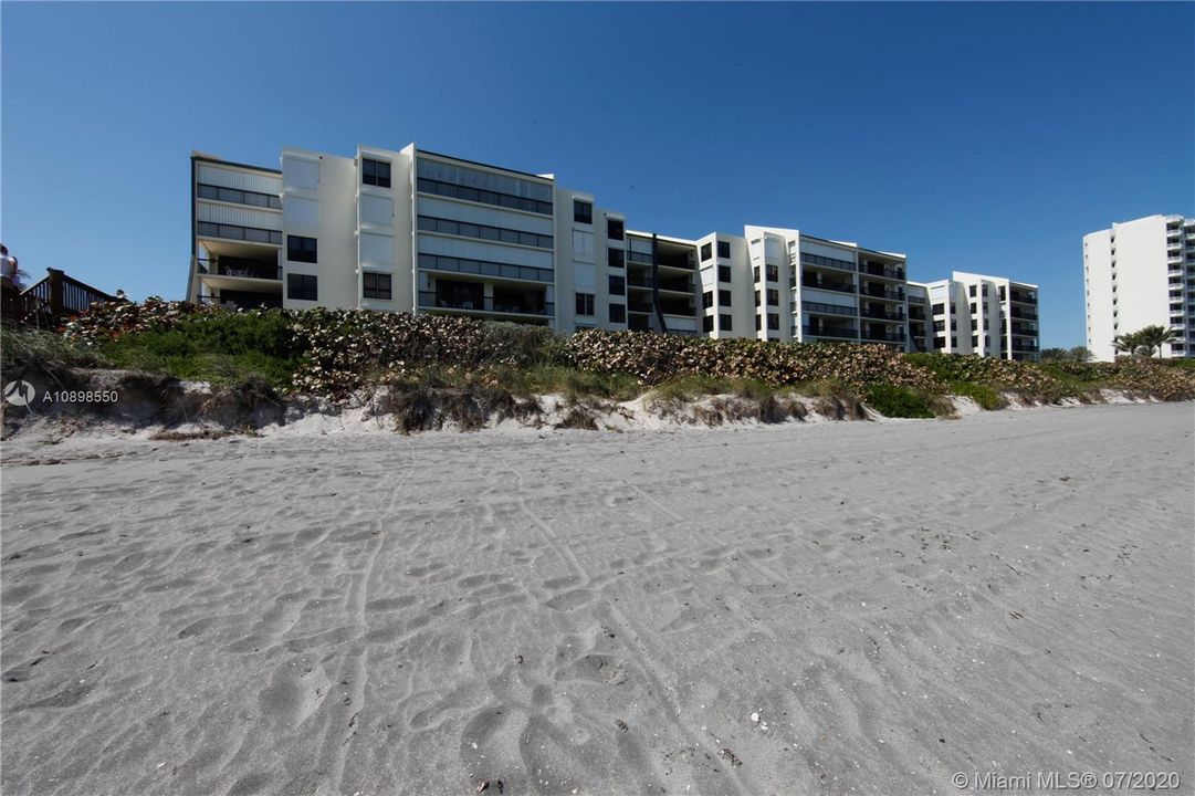 Recently Sold: $1,165,000 (2 beds, 2 baths, 2010 Square Feet)