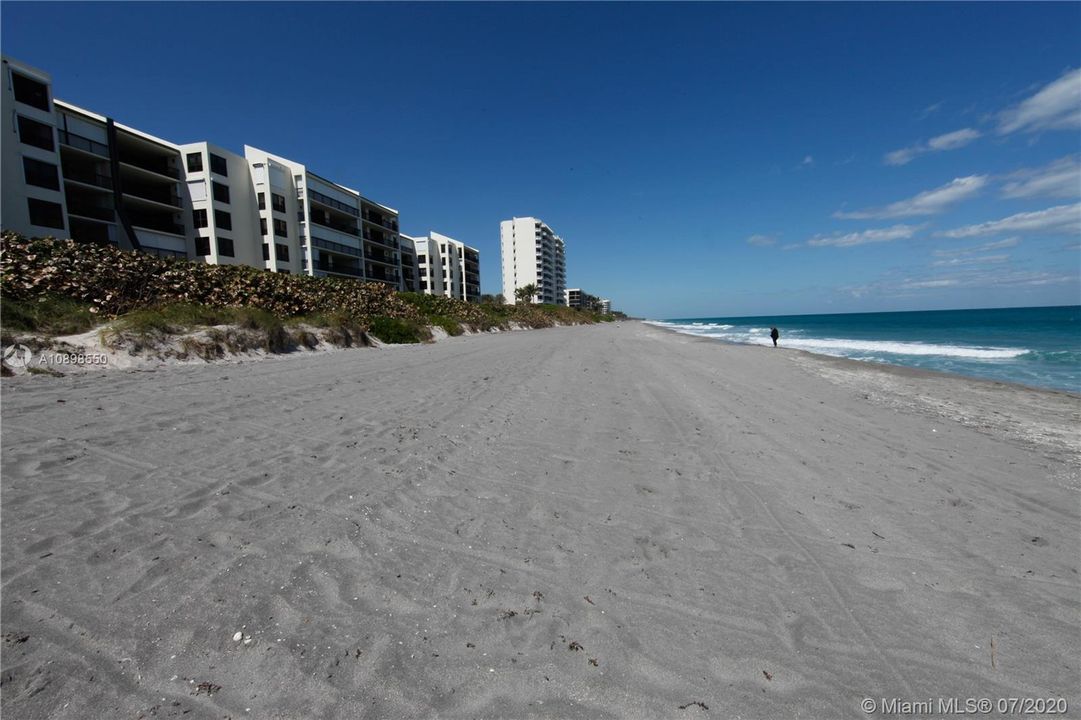 Recently Sold: $1,165,000 (2 beds, 2 baths, 2010 Square Feet)