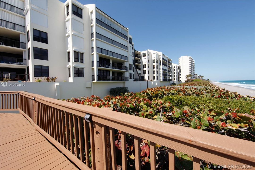 Recently Sold: $1,165,000 (2 beds, 2 baths, 2010 Square Feet)