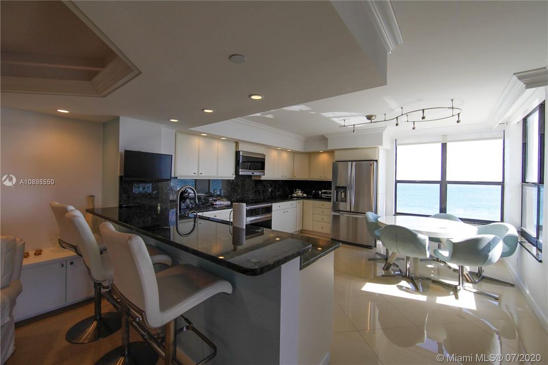Recently Sold: $1,165,000 (2 beds, 2 baths, 2010 Square Feet)