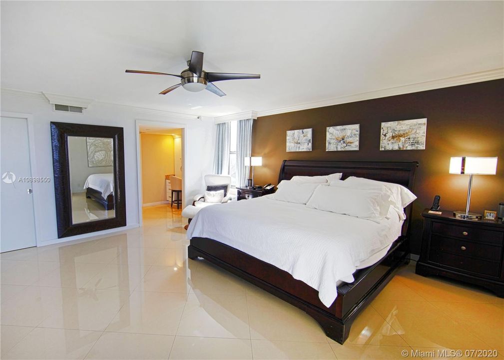 Recently Sold: $1,165,000 (2 beds, 2 baths, 2010 Square Feet)