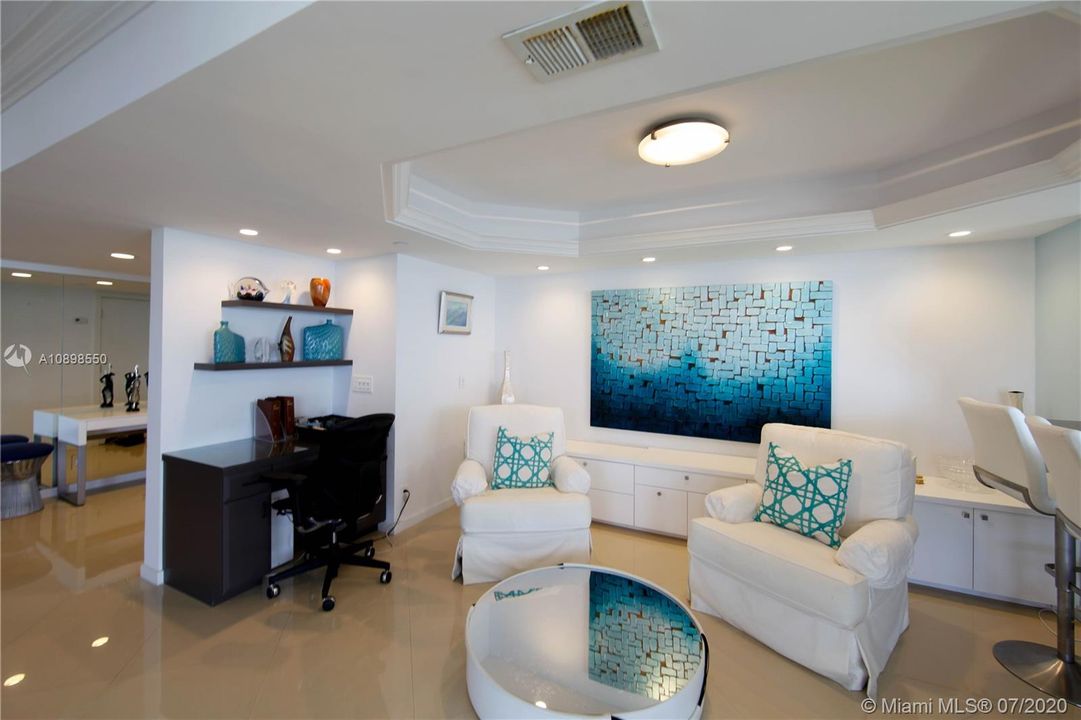 Recently Sold: $1,165,000 (2 beds, 2 baths, 2010 Square Feet)
