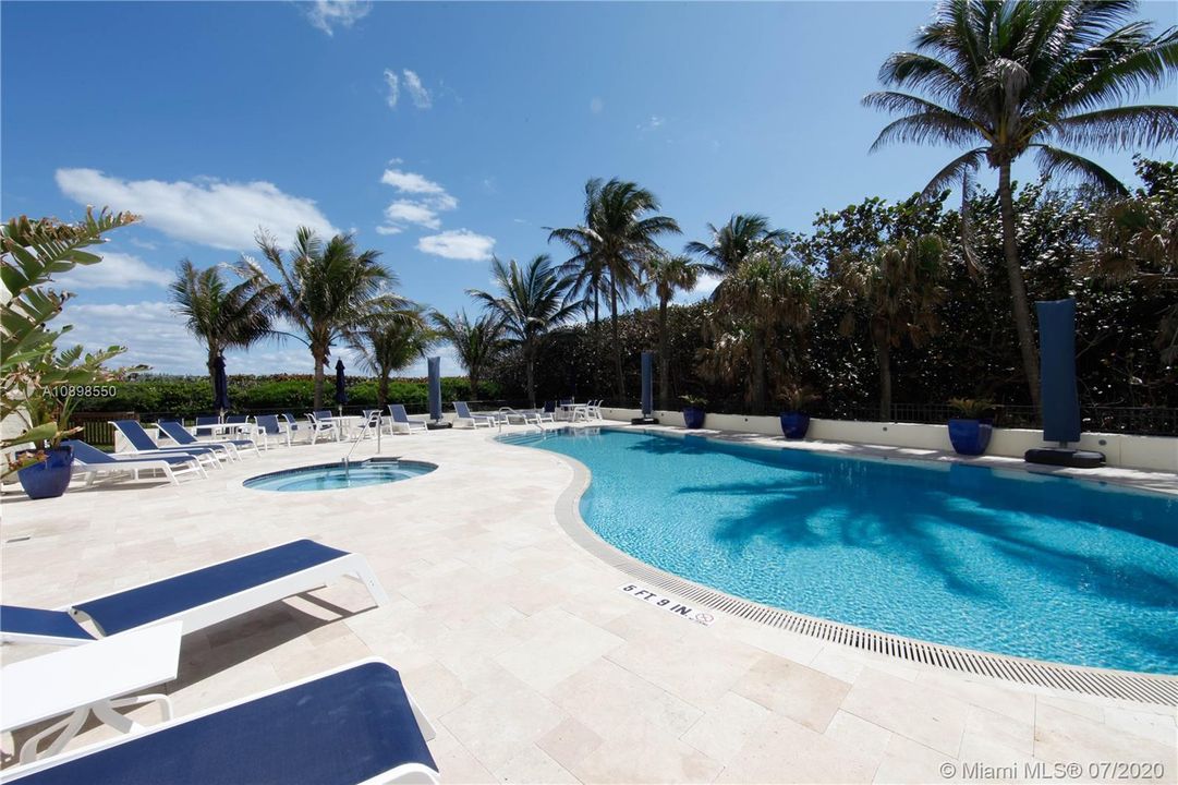Recently Sold: $1,165,000 (2 beds, 2 baths, 2010 Square Feet)