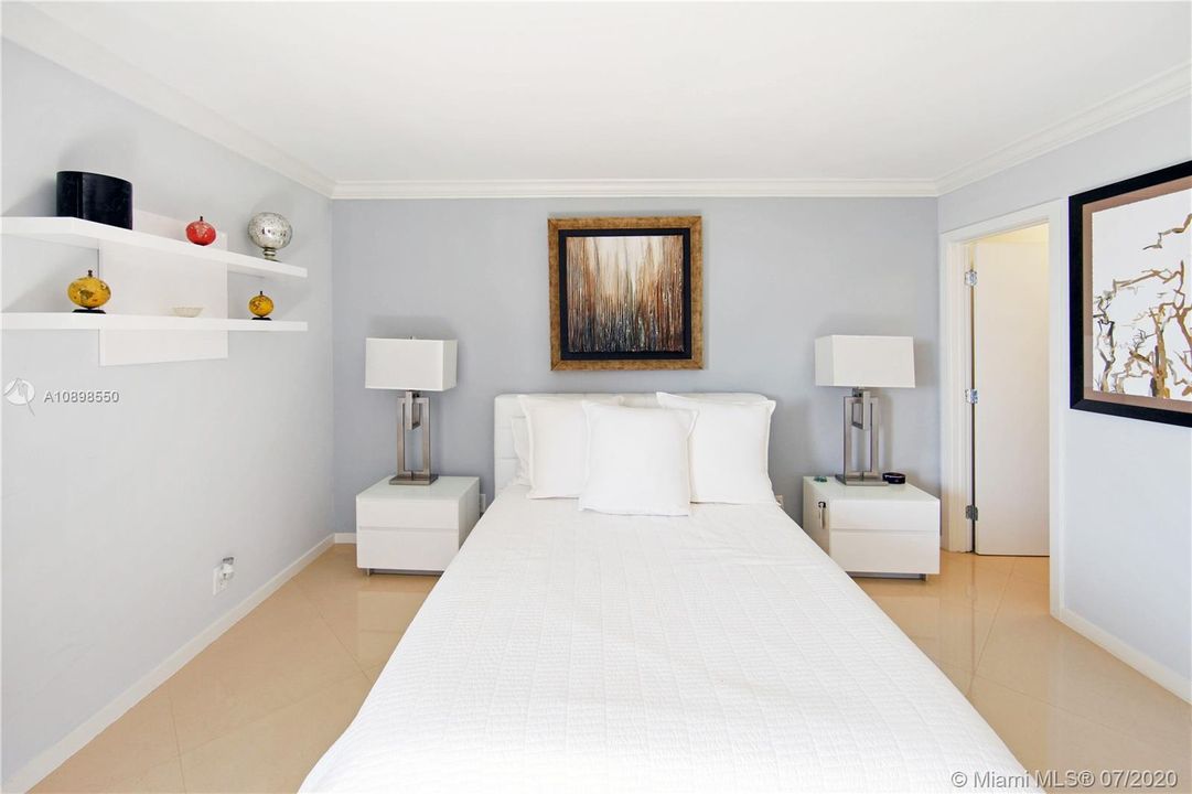 Recently Sold: $1,165,000 (2 beds, 2 baths, 2010 Square Feet)
