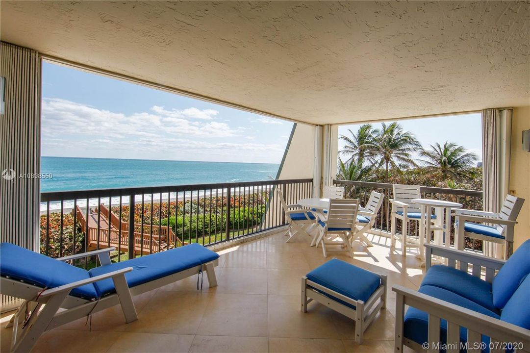 Recently Sold: $1,165,000 (2 beds, 2 baths, 2010 Square Feet)