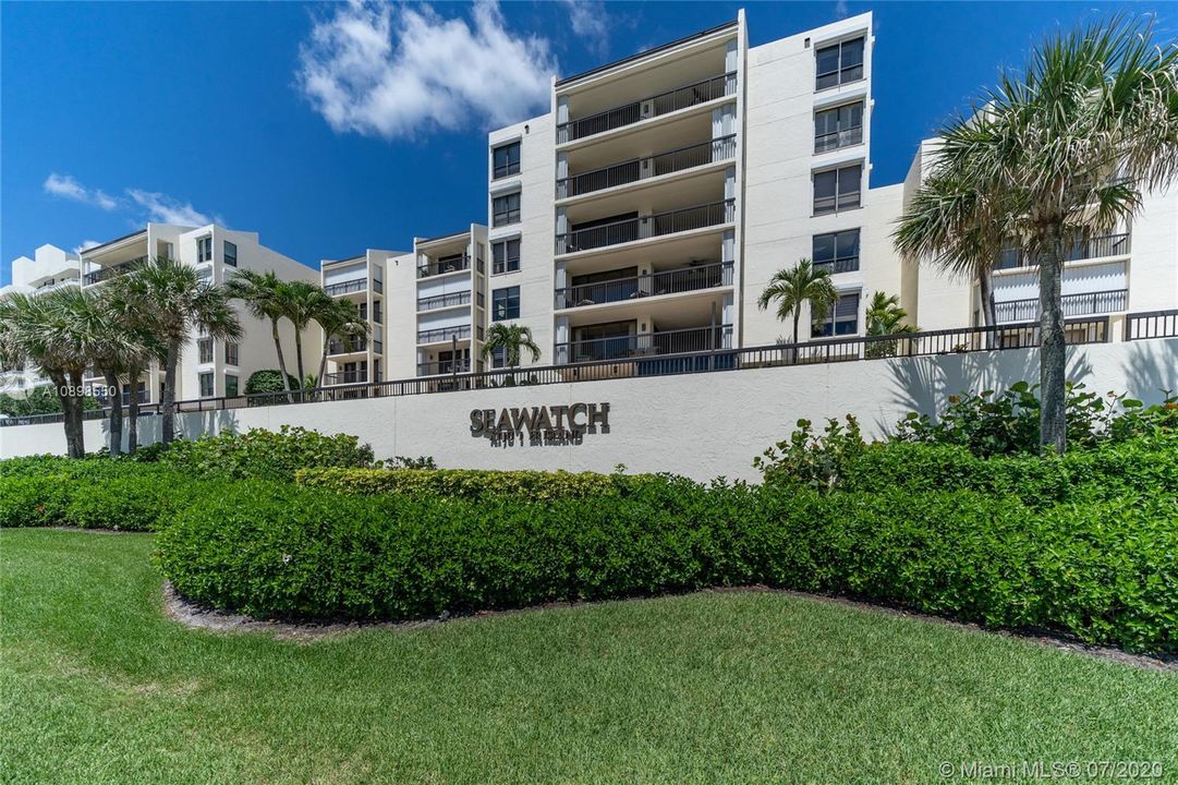 Recently Sold: $1,165,000 (2 beds, 2 baths, 2010 Square Feet)