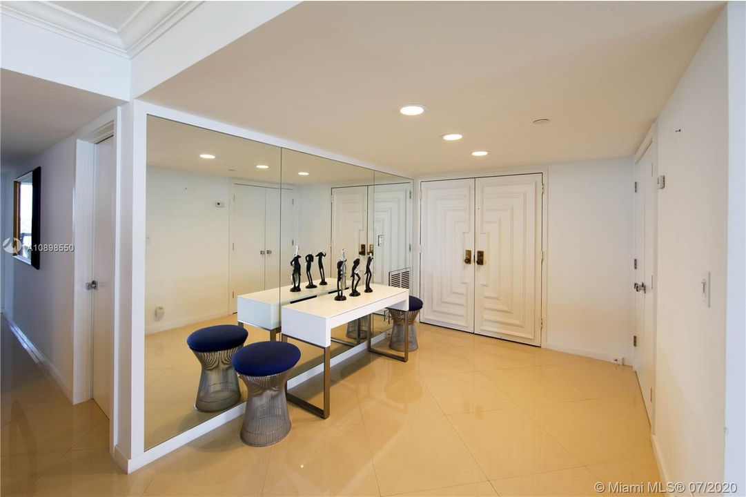 Recently Sold: $1,165,000 (2 beds, 2 baths, 2010 Square Feet)