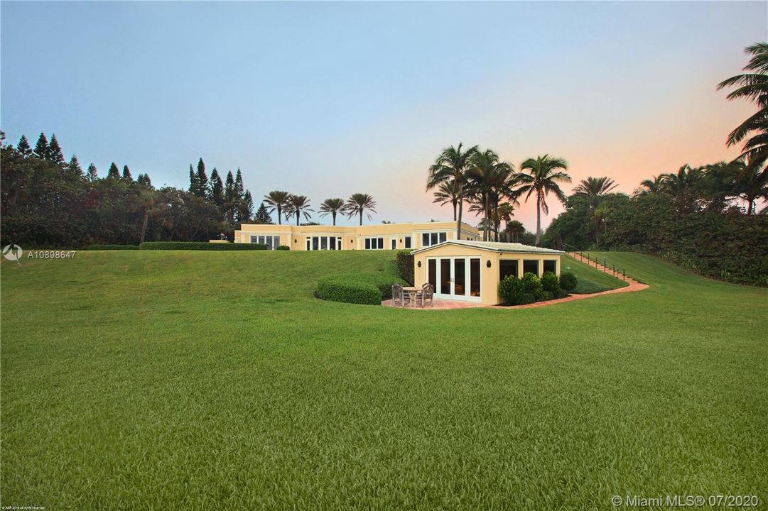 Recently Sold: $13,850,000 (7 beds, 7 baths, 9375 Square Feet)