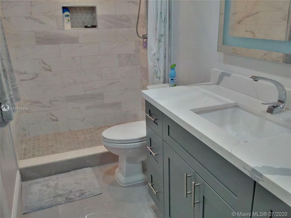 最近售出: $185,000 (2 贝兹, 1 浴室, 1000 平方英尺)