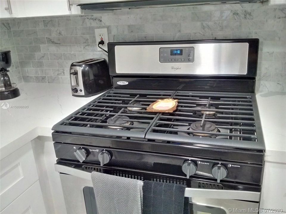 最近售出: $185,000 (2 贝兹, 1 浴室, 1000 平方英尺)