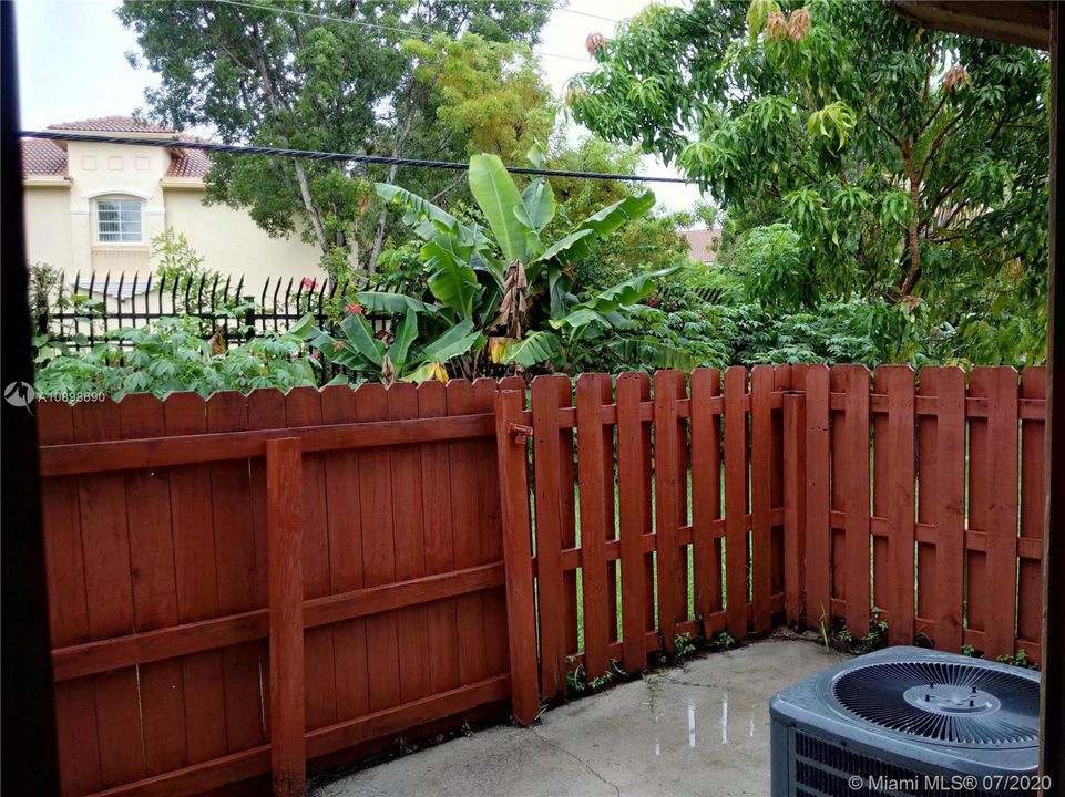 最近售出: $185,000 (2 贝兹, 1 浴室, 1000 平方英尺)