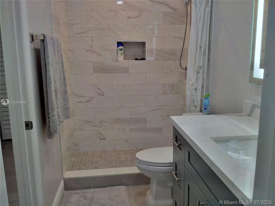 最近售出: $185,000 (2 贝兹, 1 浴室, 1000 平方英尺)