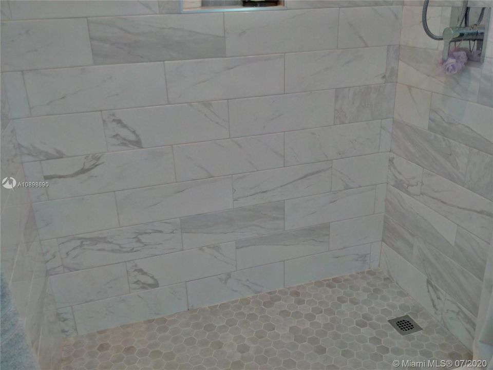 最近售出: $185,000 (2 贝兹, 1 浴室, 1000 平方英尺)