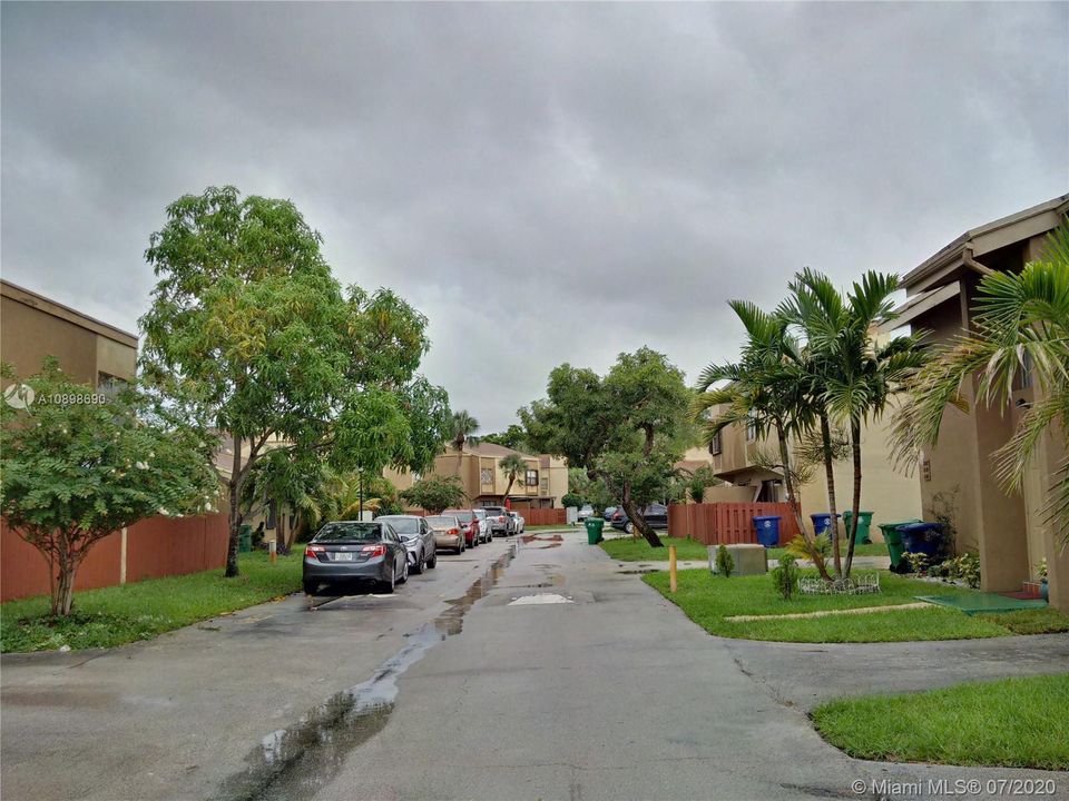 最近售出: $185,000 (2 贝兹, 1 浴室, 1000 平方英尺)