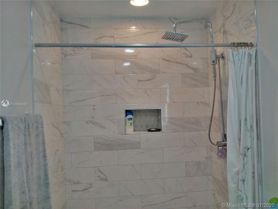 最近售出: $185,000 (2 贝兹, 1 浴室, 1000 平方英尺)