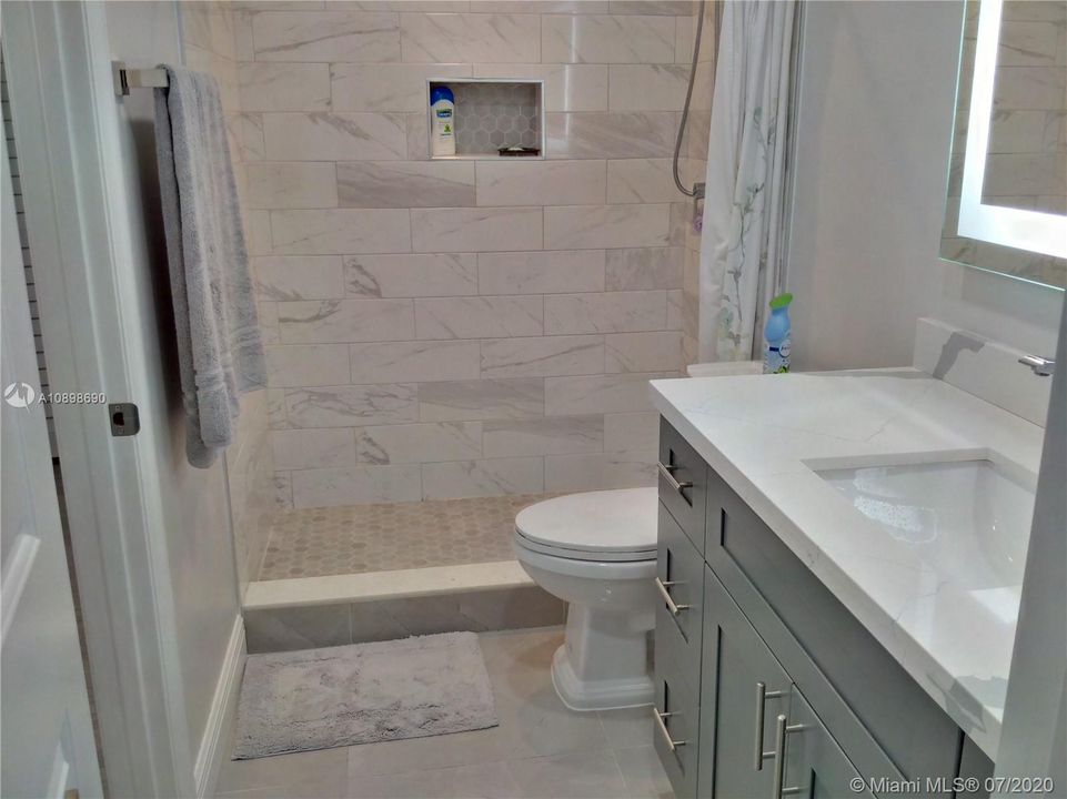 最近售出: $185,000 (2 贝兹, 1 浴室, 1000 平方英尺)