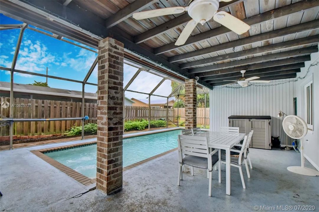 Vendido Recientemente: $380,000 (3 camas, 2 baños, 1493 Pies cuadrados)