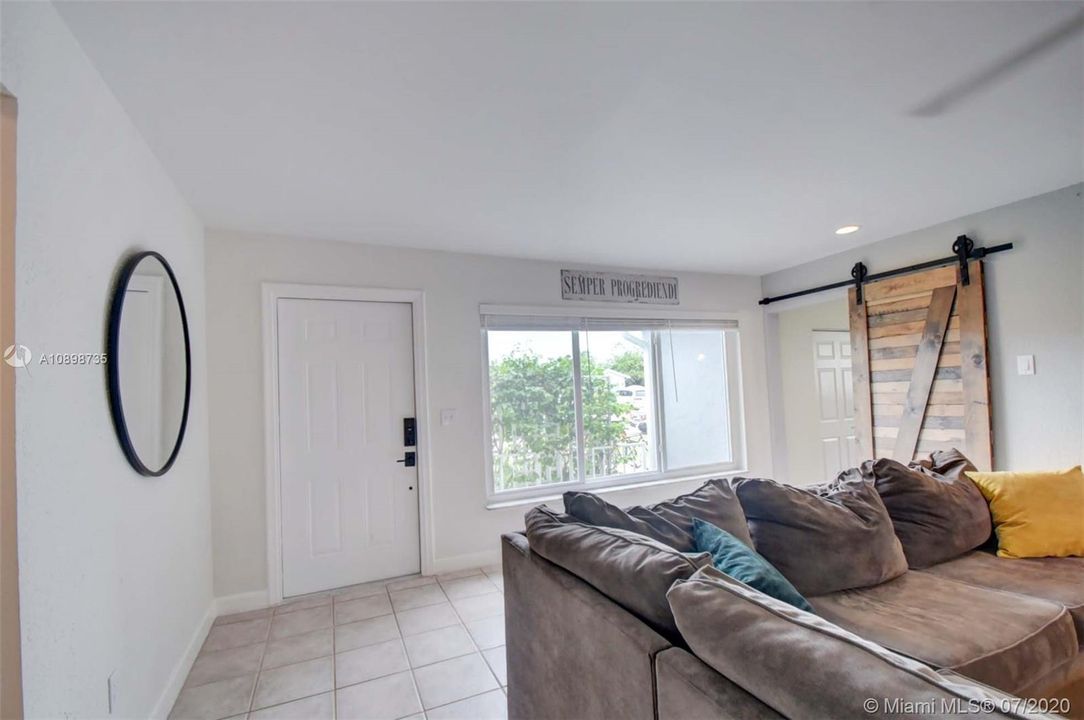 Vendido Recientemente: $380,000 (3 camas, 2 baños, 1493 Pies cuadrados)