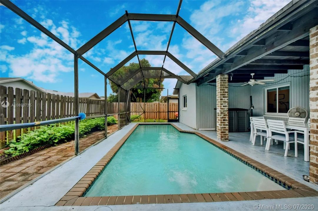 Vendido Recientemente: $380,000 (3 camas, 2 baños, 1493 Pies cuadrados)