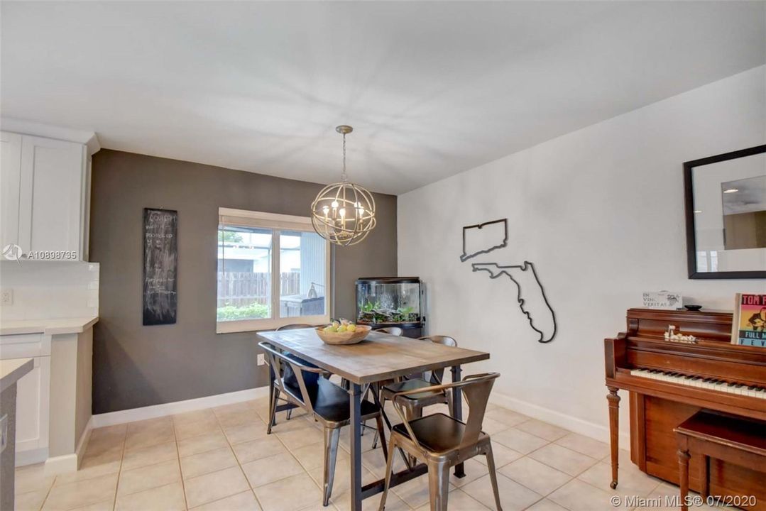 Vendido Recientemente: $380,000 (3 camas, 2 baños, 1493 Pies cuadrados)