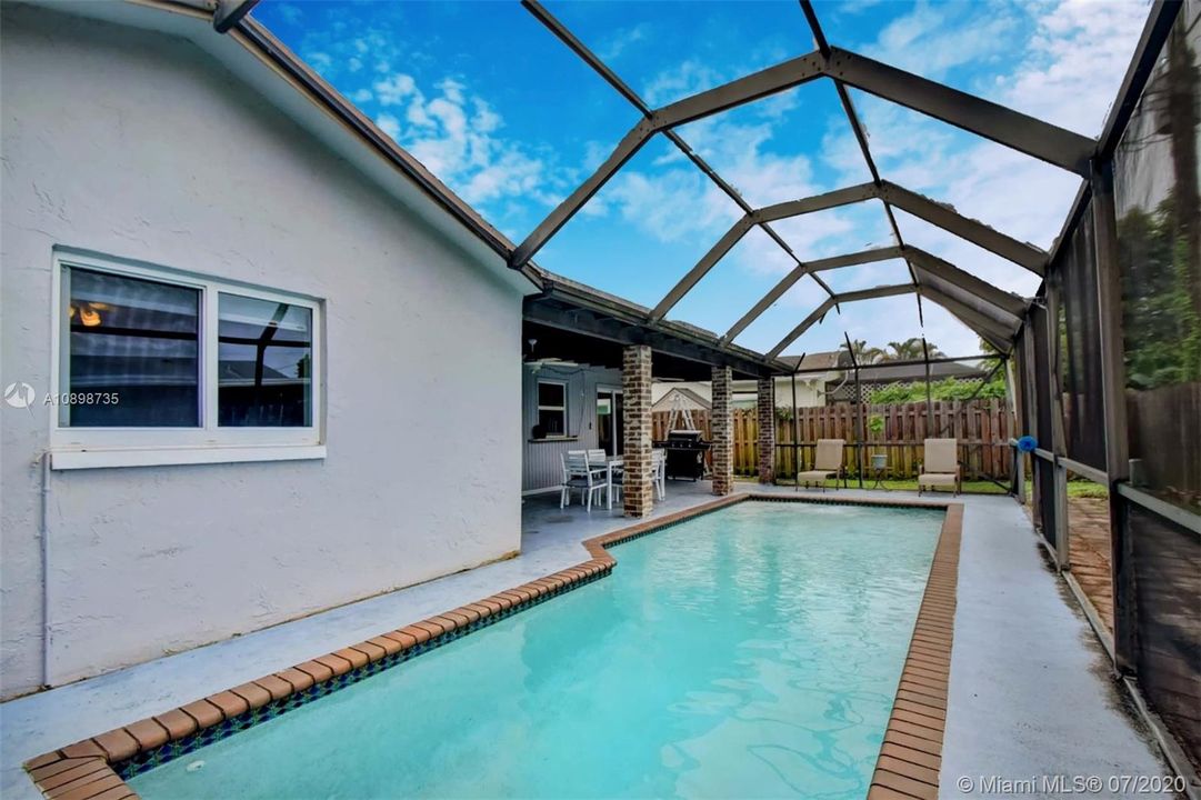 Vendido Recientemente: $380,000 (3 camas, 2 baños, 1493 Pies cuadrados)