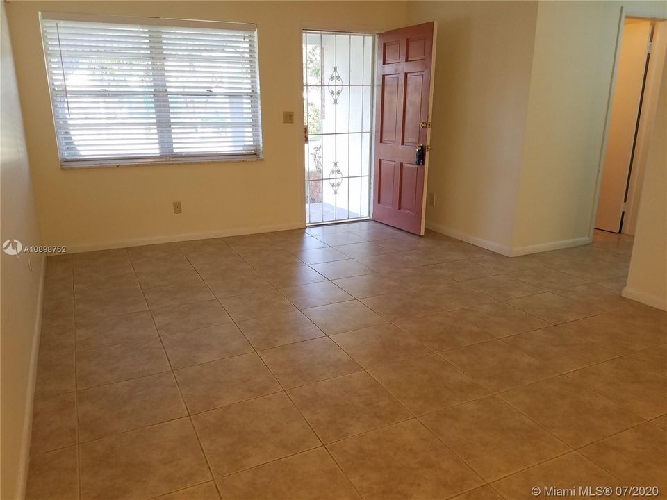 Recently Rented: $2,100 (2 beds, 2 baths, 1228 Square Feet)